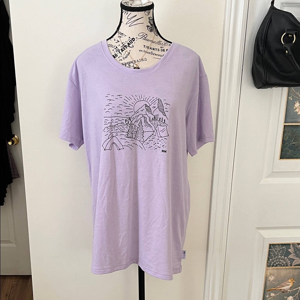 💗Helly Hansen Light Purple Graphic Tee
